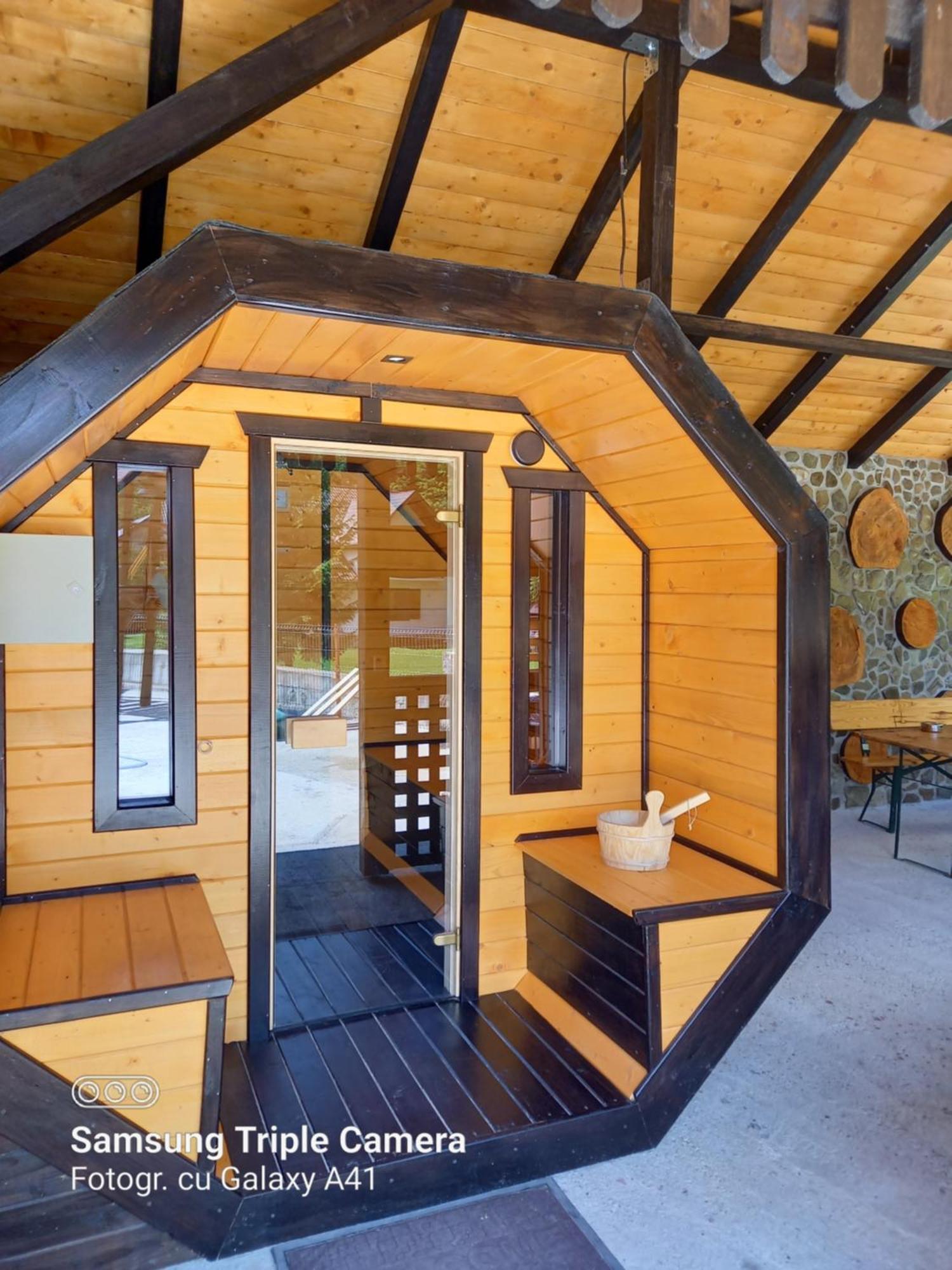 Cabana Ioana Voronet Buitenkant foto